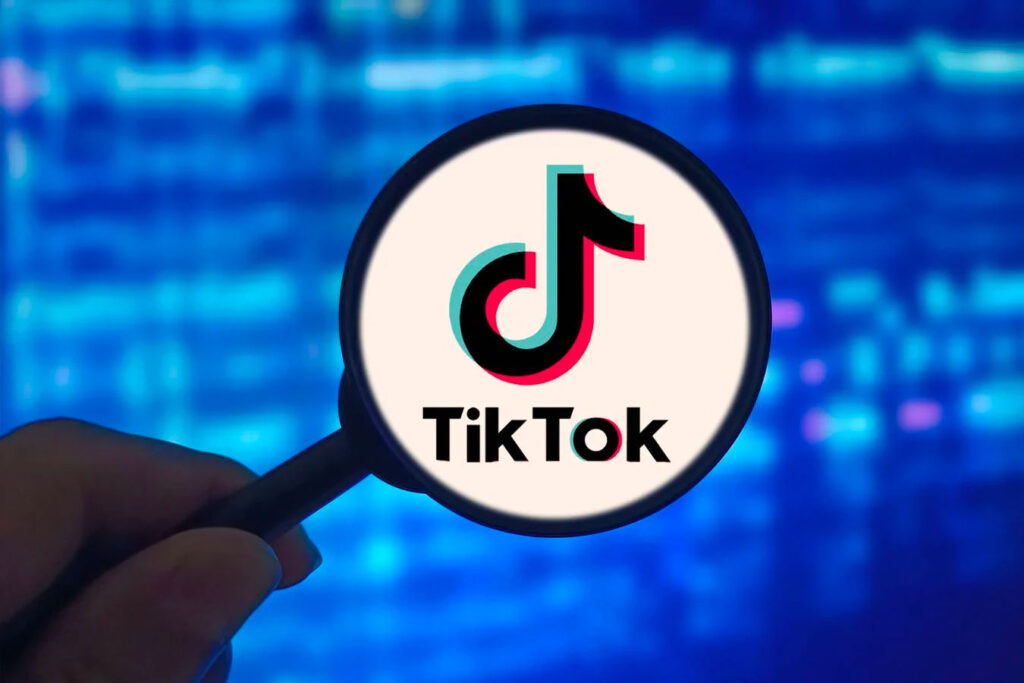 TikTok lance « À proximité » : un nouveau fil dédié aux recommandations locales